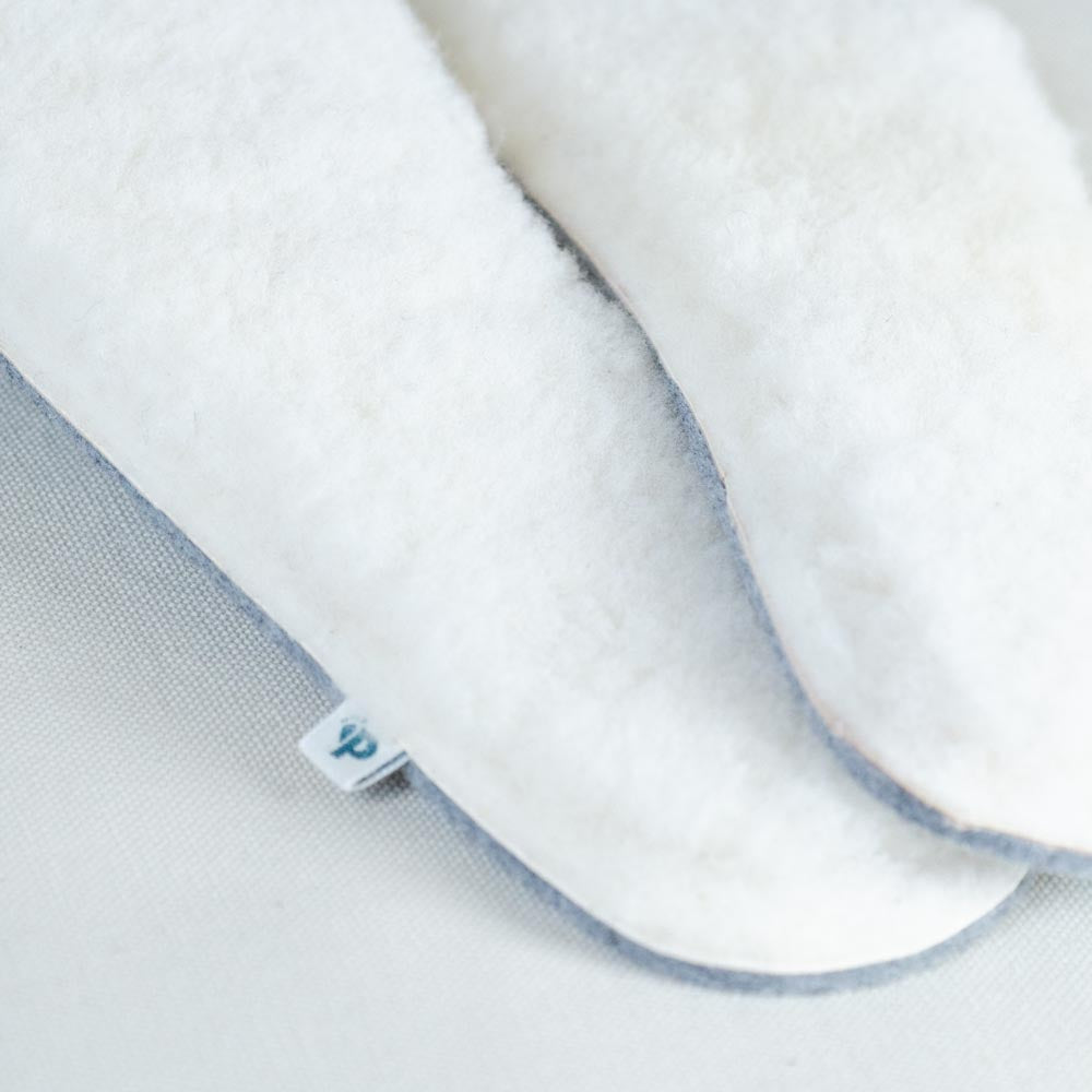 Wintertaugliche Barfußschuhe dank Fell-Kombi-Einlegesohlen