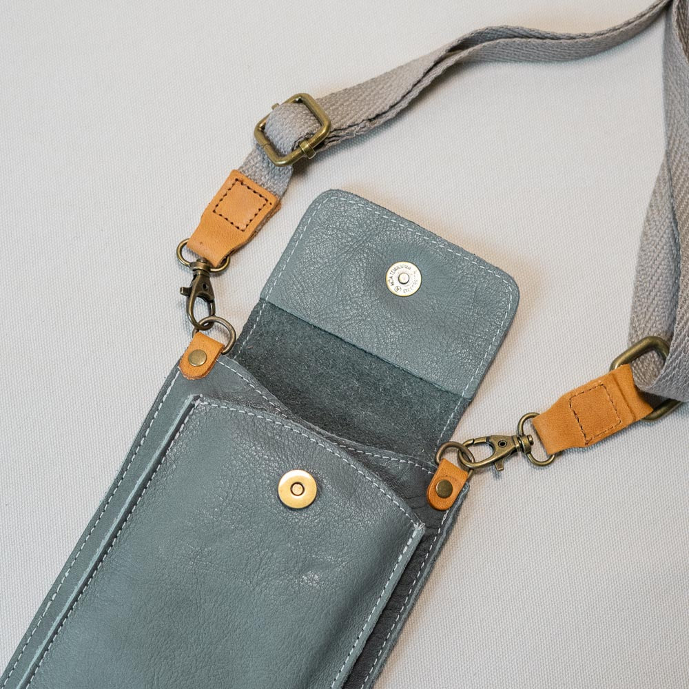 MN-Bolso-Bandolera-Delamo gris